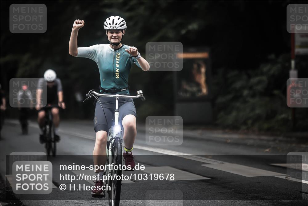 13.09.2026 - Stadtparktriathlon H.Heesch http://msf.ph/oto/10319678 13.09.2026 13:04:20 Radfahren 1170, 1245, 1261, 1275, 1297, 1301 meine-sportfotos.de