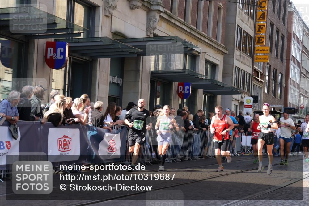 13.09.2026 - 21. swb-Marathon Bremen Strokosch-Dieckow http://msf.ph/oto/10319687 13.09.2026 13:17:37 Ziel 948, 1631, 1797, 2001, 2125, 2634, 2671, 3051, 3192, 3241, 3514, 4131, 4286, 4374, 4620, 4733, 5530, 5695, 5817, 5935, 5948, 6290, 6448, 8805, 8869, 8943, 8944, 9505, 9595, 9596, 9837, 13041, 13107, 560, 771, 842, 1297, 2008, 2234, 2812, 3148, 3760, 4171, 4498, 4499, 4620, 5041, 5550, 6095, 6734, 6803, 7901, 8100, 8250, 8253, 8446, 8532, 8714, 9075, 9400, 13107 meine-sportfotos.de
