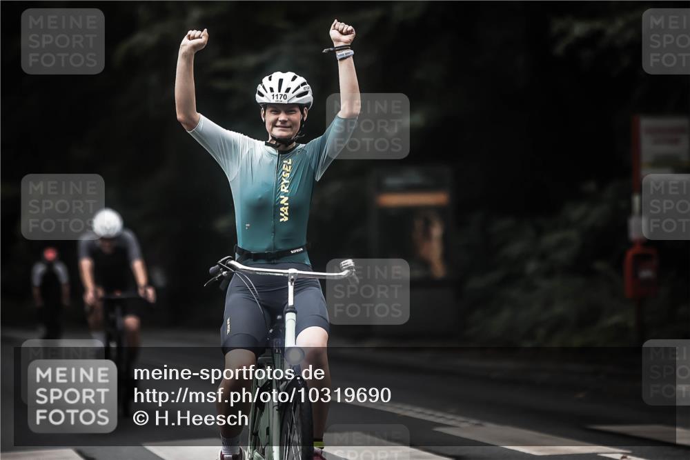13.09.2026 - Stadtparktriathlon H.Heesch http://msf.ph/oto/10319690 13.09.2026 13:04:21 Radfahren 1170, 1196, 1245, 1261, 1269, 1275, 1297, 1301 meine-sportfotos.de