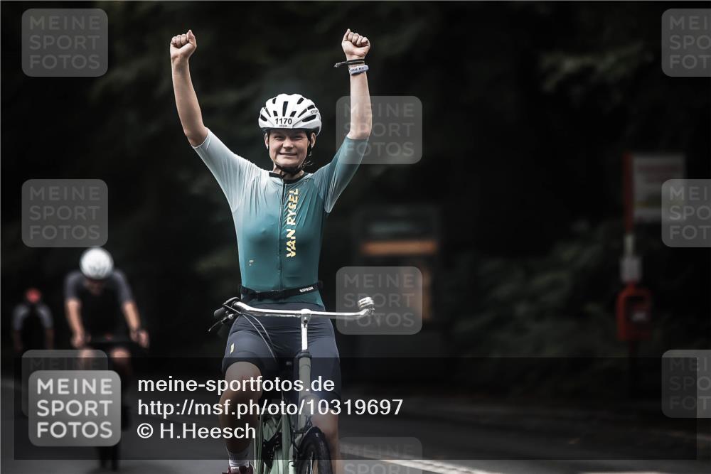 13.09.2026 - Stadtparktriathlon H.Heesch http://msf.ph/oto/10319697 13.09.2026 13:04:21 Radfahren 1170, 1196, 1245, 1261, 1269, 1275, 1297, 1301 meine-sportfotos.de