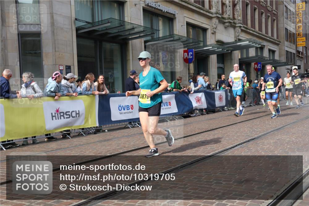 13.09.2026 - 21. swb-Marathon Bremen Strokosch-Dieckow http://msf.ph/oto/10319705 13.09.2026 10:58:27 Ziel 10254, 10485, 10787, 10794, 10832, 10878, 10879, 10948, 11030, 11189, 11228, 11267, 11278, 11488, 11743, 11955, 12130, 12176, 12237, 12320, 12414, 12499, 12505, 10249, 10494, 10530, 10673, 10750, 10798, 10828, 10879, 10914, 10931, 10932, 11004, 11120, 11131, 11152, 11202, 11295, 11384, 11388, 11403, 11420, 11455, 11686, 11750, 11752, 11884, 11906, 11952, 11953, 12017, 12092, 12180, 12386, 12387, 12441, 12482, 12518 meine-sportfotos.de