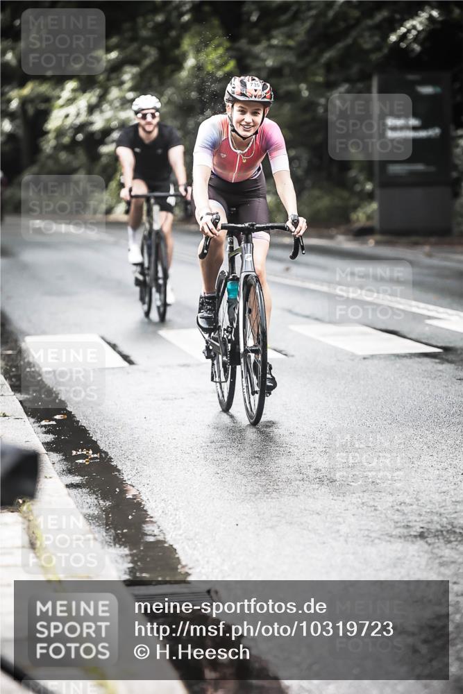13.09.2026 - Stadtparktriathlon H.Heesch http://msf.ph/oto/10319723 13.09.2026 11:55:55 Radfahren 739, 865, 932, 985 meine-sportfotos.de