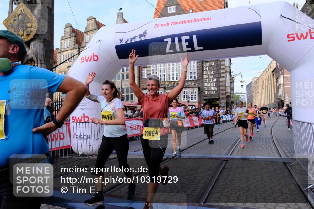 13.09.2026 - 21. swb-Marathon Bremen Tim E. http://msf.ph/oto/10319729 13.09.2026 10:58:26 Ziel 10249, 10494, 10530, 10543, 10604, 10673, 10750, 10798, 10826, 10828, 10903, 10914, 10931, 10932, 11120, 11131, 11295, 11332, 11388, 11420, 11752, 11863, 11884, 11952, 12017, 12386, 12387, 12441, 12482 meine-sportfotos.de