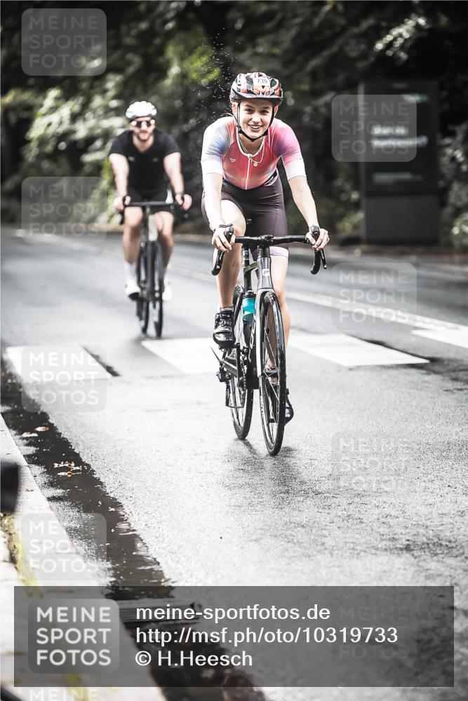 13.09.2026 - Stadtparktriathlon H.Heesch http://msf.ph/oto/10319733 13.09.2026 11:55:55 Radfahren 739, 865, 932, 985 meine-sportfotos.de
