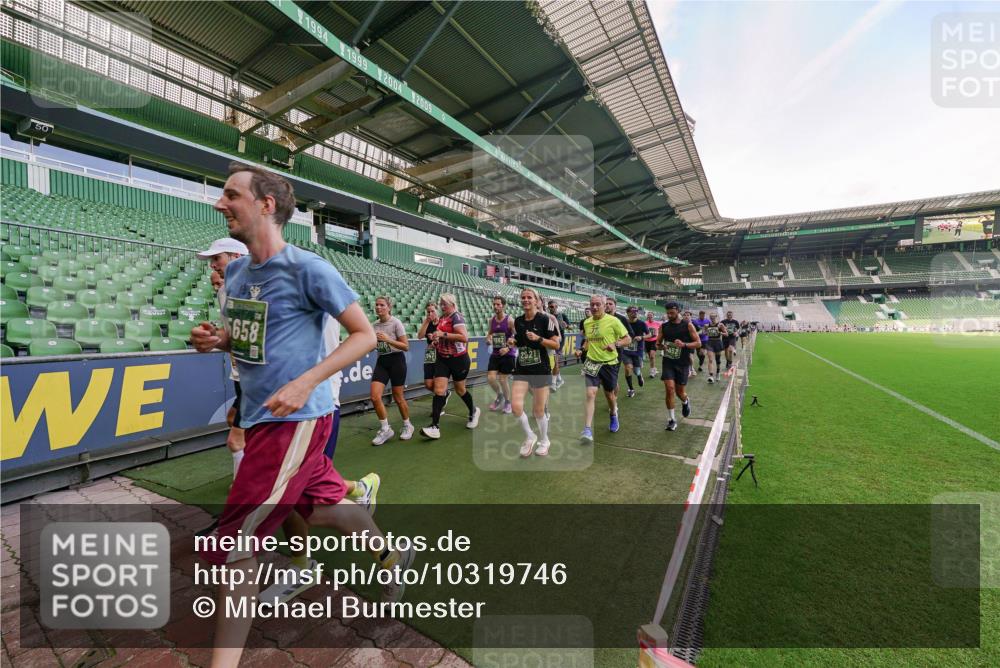 13.09.2026 - 21. swb-Marathon Bremen Michael Burmester http://msf.ph/oto/10319746 13.09.2026 13:18:49 Laufen im Stadion 311, 333, 404, 486, 512, 546, 732, 753, 837, 921, 938, 1424, 1425, 1431, 1506, 1765, 1790, 1844, 1868, 2056, 2123, 2137, 2224, 2240, 2294, 2315, 2357, 2358, 2419, 2453, 2557, 2563, 2601, 2614, 2622, 2647, 2689, 2702, 2703, 2722, 2786, 2843, 2845, 2849, 2857, 2879, 2880, 2893, 2944, 2983, 2984, 2999, 3031, 3046, 3072, 3096, 3100, 3146, 3180, 3189, 3198, 3210, 3285, 3287, 3337, 3421, 3431, 3476, 3537, 3548, 3619, 3633, 3654, 3740, 3879, 4478 meine-sportfotos.de