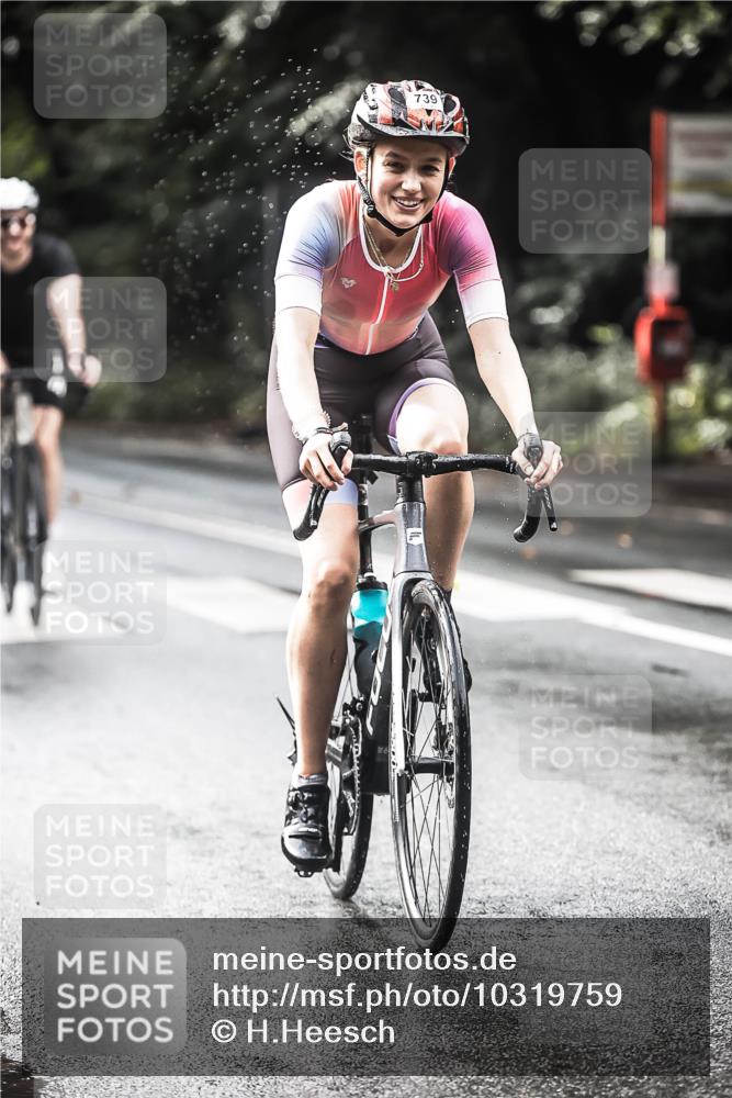 13.09.2026 - Stadtparktriathlon H.Heesch http://msf.ph/oto/10319759 13.09.2026 11:55:56 Radfahren 739, 865, 985 meine-sportfotos.de