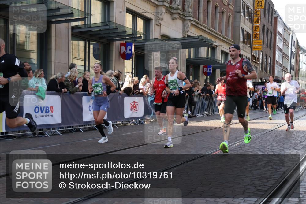 13.09.2026 - 21. swb-Marathon Bremen Strokosch-Dieckow http://msf.ph/oto/10319761 13.09.2026 13:17:39 Ziel 948, 1631, 1797, 1872, 2001, 2125, 2260, 2634, 2671, 3051, 3192, 3241, 3514, 3634, 4131, 4286, 4374, 4733, 5292, 5530, 5695, 5817, 5935, 5948, 6290, 6448, 8094, 8805, 8869, 8943, 8944, 9595, 9596, 9837, 13041, 560, 771, 842, 1297, 2008, 2125, 2234, 2812, 3148, 3760, 4171, 4498, 4499, 4620, 5041, 5550, 5817, 6095, 6734, 6803, 7901, 8100, 8250, 8253, 8446, 8532, 8714, 9075, 9400, 9505, 13107 meine-sportfotos.de