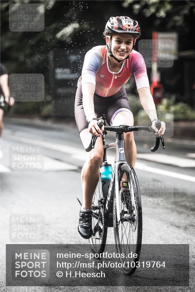 13.09.2026 - Stadtparktriathlon H.Heesch http://msf.ph/oto/10319764 13.09.2026 11:55:56 Radfahren 739, 865, 985 meine-sportfotos.de