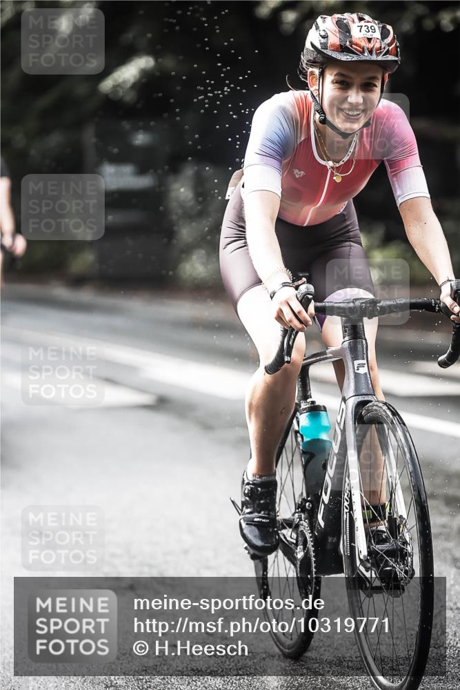 13.09.2026 - Stadtparktriathlon H.Heesch http://msf.ph/oto/10319771 13.09.2026 11:55:56 Radfahren 739, 865, 985 meine-sportfotos.de