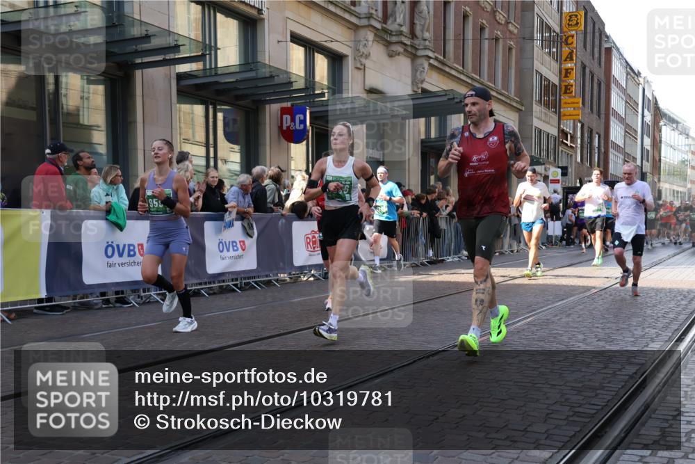 13.09.2026 - 21. swb-Marathon Bremen Strokosch-Dieckow http://msf.ph/oto/10319781 13.09.2026 13:17:39 Ziel 948, 1631, 1797, 1872, 2001, 2125, 2260, 2634, 2671, 3051, 3192, 3241, 3514, 3634, 4131, 4286, 4374, 4733, 5292, 5530, 5695, 5817, 5935, 5948, 6290, 6448, 8094, 8805, 8869, 8943, 8944, 9595, 9596, 9837, 13041, 560, 771, 842, 1297, 2008, 2125, 2234, 2812, 3148, 3760, 4171, 4498, 4499, 4620, 5041, 5550, 5817, 6095, 6734, 6803, 7901, 8100, 8250, 8253, 8446, 8532, 8714, 9075, 9400, 9505, 13107 meine-sportfotos.de