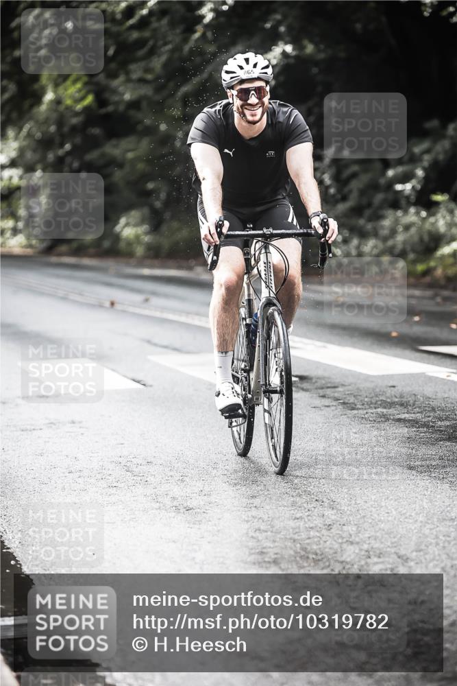 13.09.2026 - Stadtparktriathlon H.Heesch http://msf.ph/oto/10319782 13.09.2026 11:55:57 Radfahren 739, 865, 927, 985 meine-sportfotos.de