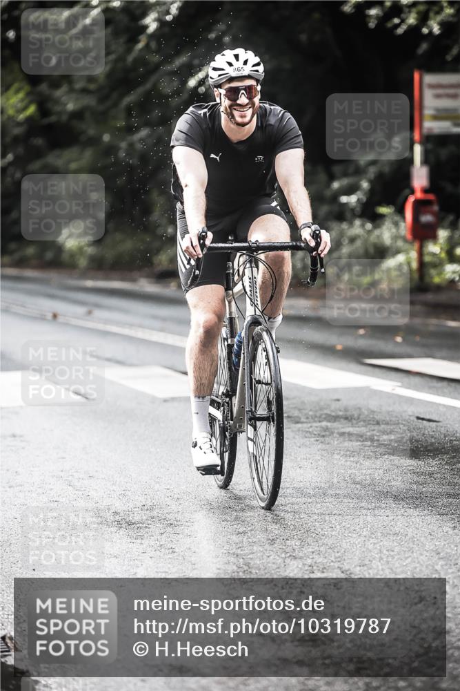 13.09.2026 - Stadtparktriathlon H.Heesch http://msf.ph/oto/10319787 13.09.2026 11:55:57 Radfahren 739, 865, 927, 985 meine-sportfotos.de