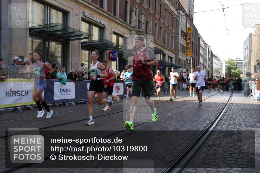 13.09.2026 - 21. swb-Marathon Bremen Strokosch-Dieckow http://msf.ph/oto/10319800 13.09.2026 13:17:40 Ziel 948, 1631, 1797, 1872, 2001, 2260, 2634, 2671, 3051, 3192, 3241, 3514, 3634, 4131, 4286, 4374, 4733, 5292, 5530, 5695, 5935, 5948, 6152, 6290, 6448, 8094, 8805, 8869, 8943, 8944, 9595, 9596, 9837, 13041, 560, 771, 842, 1297, 2008, 2125, 2234, 2812, 3148, 3760, 4171, 4498, 4499, 4620, 5041, 5550, 5817, 6095, 6803, 7901, 8100, 8250, 8253, 8446, 8532, 8714, 9075, 9400, 9505, 13107 meine-sportfotos.de