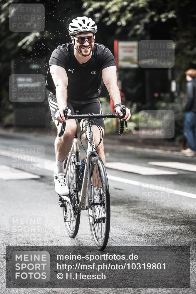 13.09.2026 - Stadtparktriathlon H.Heesch http://msf.ph/oto/10319801 13.09.2026 11:55:57 Radfahren 739, 865, 927, 985 meine-sportfotos.de
