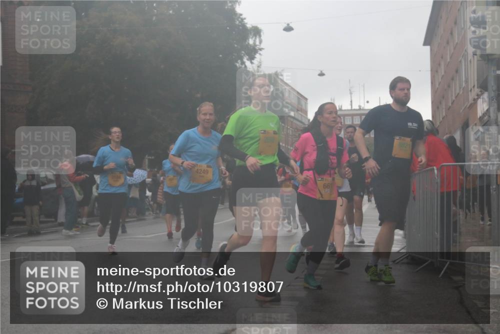 13.09.2026 - Kiel Lauf Markus Tischler http://msf.ph/oto/10319807 13.09.2026 10:51:18 Fleethörn 4249, 3104, 2692, 661, 882 meine-sportfotos.de