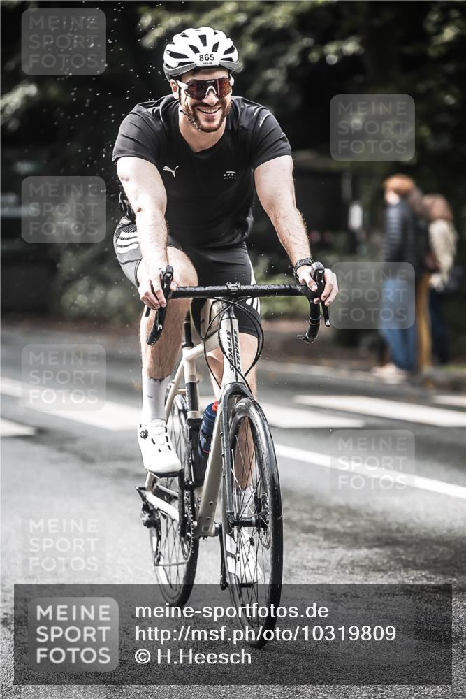 13.09.2026 - Stadtparktriathlon H.Heesch http://msf.ph/oto/10319809 13.09.2026 11:55:57 Radfahren 739, 865, 927, 985 meine-sportfotos.de