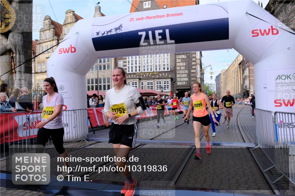 13.09.2026 - 21. swb-Marathon Bremen Tim E. http://msf.ph/oto/10319836 13.09.2026 10:58:29 Ziel 10249, 10494, 10530, 10543, 10604, 10673, 10750, 10798, 10826, 10828, 10903, 10914, 10931, 10932, 11120, 11131, 11202, 11295, 11388, 11420, 11752, 11884, 11906, 11952, 12017, 12092, 12386, 12387, 12441, 12482 meine-sportfotos.de