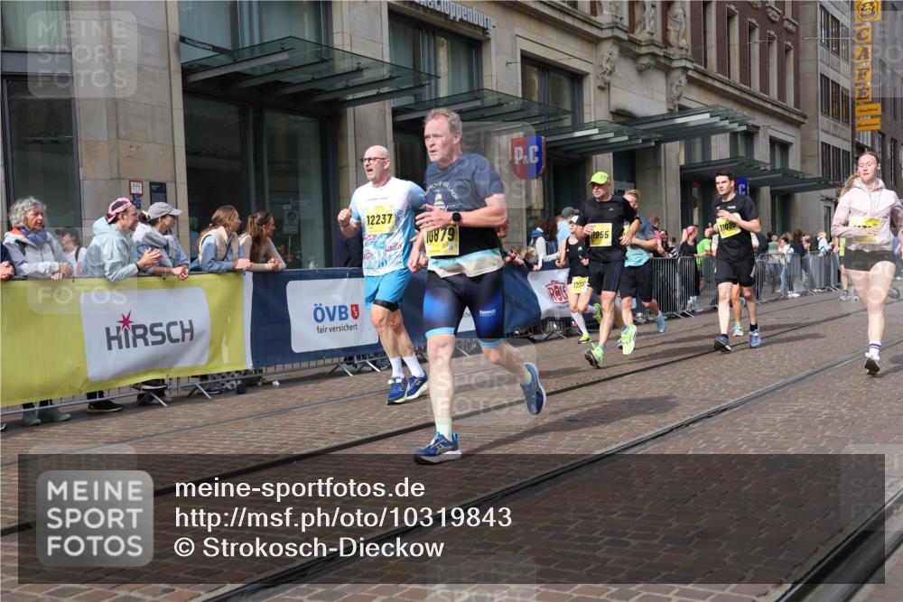 13.09.2026 - 21. swb-Marathon Bremen Strokosch-Dieckow http://msf.ph/oto/10319843 13.09.2026 10:58:29 Ziel 10254, 10485, 10787, 10794, 10832, 10948, 11030, 11189, 11228, 11267, 11278, 11488, 11743, 11955, 12130, 12131, 12176, 12237, 12271, 12320, 12414, 12505, 10249, 10494, 10530, 10673, 10750, 10798, 10828, 10878, 10879, 10914, 11004, 11120, 11131, 11152, 11202, 11295, 11384, 11388, 11403, 11420, 11455, 11686, 11750, 11752, 11884, 11906, 11952, 11953, 12017, 12092, 12180, 12386, 12387, 12482, 12499, 12518 meine-sportfotos.de