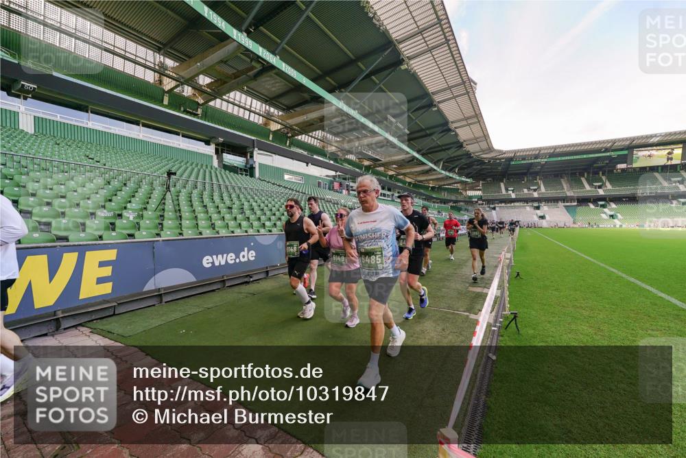13.09.2026 - 21. swb-Marathon Bremen Michael Burmester http://msf.ph/oto/10319847 13.09.2026 13:18:57 Laufen im Stadion 311, 333, 404, 486, 512, 546, 732, 753, 837, 921, 938, 1156, 1424, 1425, 1431, 1506, 1765, 1790, 1844, 1868, 2056, 2123, 2137, 2224, 2240, 2294, 2315, 2357, 2358, 2453, 2557, 2563, 2601, 2614, 2622, 2626, 2647, 2689, 2702, 2703, 2722, 2786, 2843, 2845, 2849, 2857, 2879, 2880, 2893, 2944, 2983, 2999, 3031, 3046, 3072, 3096, 3100, 3116, 3146, 3180, 3189, 3198, 3210, 3243, 3263, 3285, 3287, 3315, 3337, 3421, 3476, 3537, 3548, 3619, 3633, 3654, 3740, 3879, 4478 meine-sportfotos.de