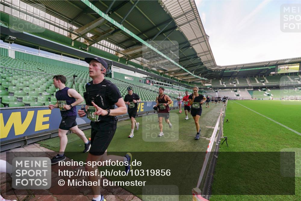 13.09.2026 - 21. swb-Marathon Bremen Michael Burmester http://msf.ph/oto/10319856 13.09.2026 13:18:58 Laufen im Stadion 311, 333, 404, 486, 512, 546, 732, 753, 837, 921, 938, 1156, 1431, 1506, 1765, 1844, 1868, 2056, 2123, 2137, 2224, 2240, 2294, 2315, 2357, 2358, 2453, 2557, 2563, 2601, 2614, 2622, 2626, 2647, 2689, 2702, 2703, 2722, 2786, 2843, 2845, 2849, 2857, 2879, 2880, 2893, 2944, 2983, 2999, 3031, 3046, 3072, 3096, 3100, 3116, 3146, 3180, 3189, 3198, 3210, 3243, 3263, 3285, 3287, 3315, 3337, 3421, 3476, 3537, 3548, 3619, 3633, 3654, 3740, 3879, 4478 meine-sportfotos.de