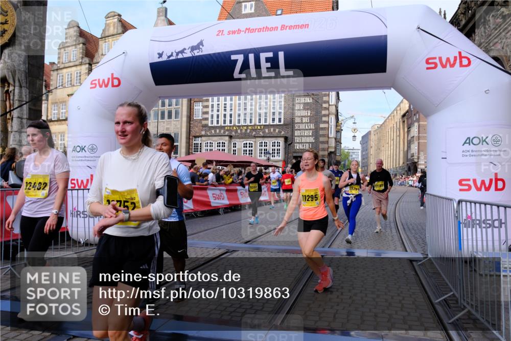 13.09.2026 - 21. swb-Marathon Bremen Tim E. http://msf.ph/oto/10319863 13.09.2026 10:58:29 Ziel 10249, 10494, 10530, 10543, 10604, 10673, 10750, 10798, 10826, 10828, 10903, 10914, 10931, 10932, 11120, 11131, 11202, 11295, 11388, 11420, 11752, 11884, 11906, 11952, 12017, 12092, 12386, 12387, 12441, 12482 meine-sportfotos.de