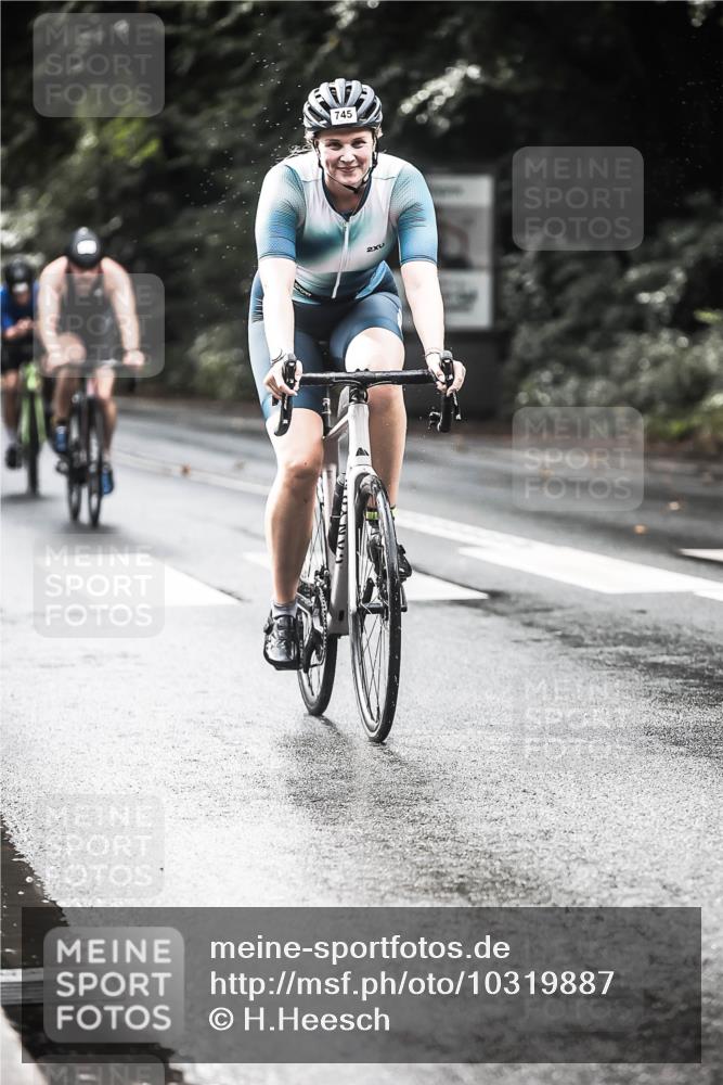 13.09.2026 - Stadtparktriathlon H.Heesch http://msf.ph/oto/10319887 13.09.2026 11:56:04 Radfahren 745, 857, 927, 965, 985 meine-sportfotos.de