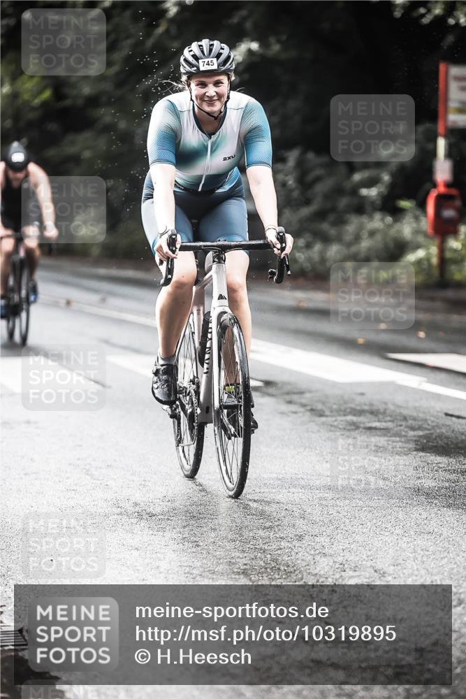 13.09.2026 - Stadtparktriathlon H.Heesch http://msf.ph/oto/10319895 13.09.2026 11:56:04 Radfahren 745, 857, 927, 965, 985 meine-sportfotos.de