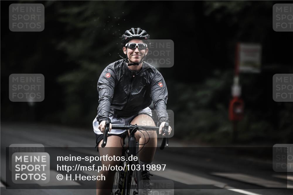 13.09.2026 - Stadtparktriathlon H.Heesch http://msf.ph/oto/10319897 13.09.2026 13:04:34 Radfahren 1205, 1268, 1286, 1338 meine-sportfotos.de