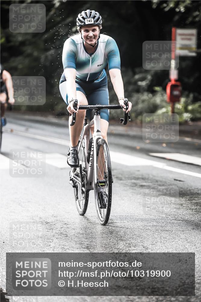 13.09.2026 - Stadtparktriathlon H.Heesch http://msf.ph/oto/10319900 13.09.2026 11:56:04 Radfahren 745, 857, 927, 965, 985 meine-sportfotos.de