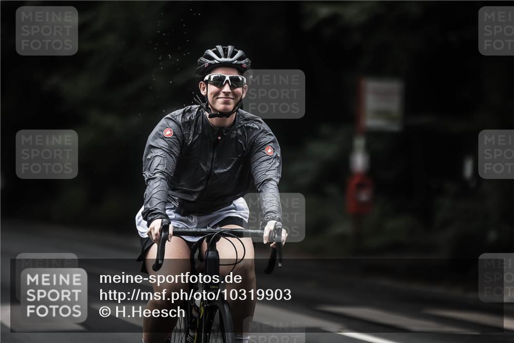 13.09.2026 - Stadtparktriathlon H.Heesch http://msf.ph/oto/10319903 13.09.2026 13:04:34 Radfahren 1205, 1268, 1286, 1338 meine-sportfotos.de