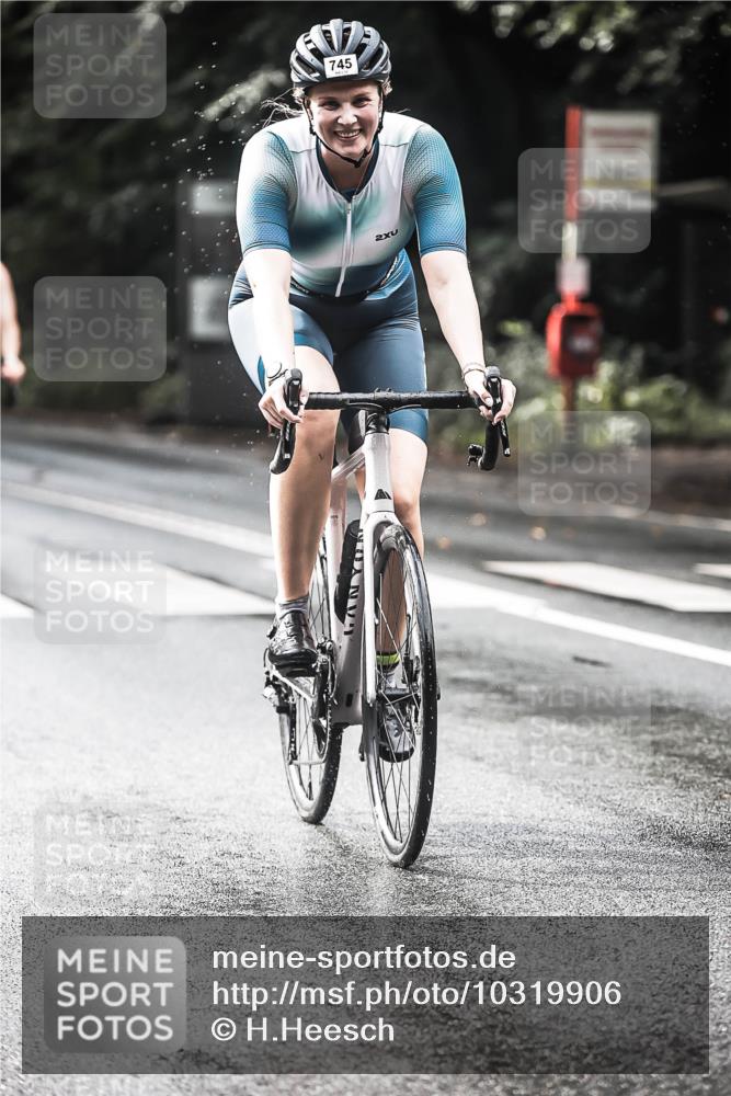 13.09.2026 - Stadtparktriathlon H.Heesch http://msf.ph/oto/10319906 13.09.2026 11:56:04 Radfahren 745, 857, 927, 965, 985 meine-sportfotos.de