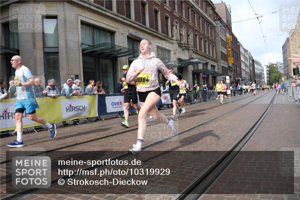 13.09.2026 - 21. swb-Marathon Bremen Strokosch-Dieckow http://msf.ph/oto/10319929 13.09.2026 10:58:30 Ziel 10254, 10383, 10485, 10787, 10794, 10832, 10843, 10948, 11030, 11034, 11189, 11228, 11267, 11278, 11488, 11743, 11955, 12130, 12131, 12176, 12237, 12271, 12320, 12414, 12505, 10249, 10494, 10530, 10673, 10750, 10798, 10878, 10879, 11004, 11120, 11131, 11152, 11202, 11295, 11384, 11388, 11403, 11420, 11455, 11686, 11750, 11752, 11884, 11906, 11952, 11953, 12017, 12092, 12180, 12320, 12386, 12387, 12482, 12499, 12518 meine-sportfotos.de