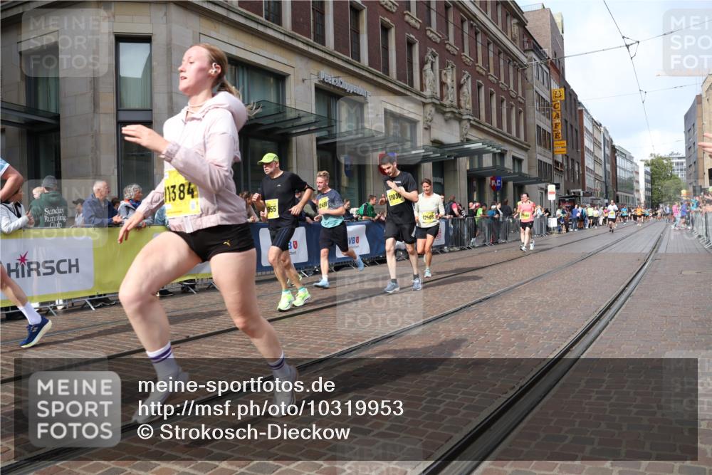 13.09.2026 - 21. swb-Marathon Bremen Strokosch-Dieckow http://msf.ph/oto/10319953 13.09.2026 10:58:30 Ziel 10254, 10383, 10485, 10787, 10794, 10832, 10843, 10948, 11030, 11034, 11189, 11228, 11267, 11278, 11488, 11743, 11955, 12130, 12131, 12176, 12237, 12271, 12320, 12414, 12505, 10249, 10494, 10530, 10673, 10750, 10798, 10878, 10879, 11004, 11120, 11131, 11152, 11202, 11295, 11384, 11388, 11403, 11420, 11455, 11686, 11750, 11752, 11884, 11906, 11952, 11953, 12017, 12092, 12180, 12320, 12386, 12387, 12482, 12499, 12518 meine-sportfotos.de