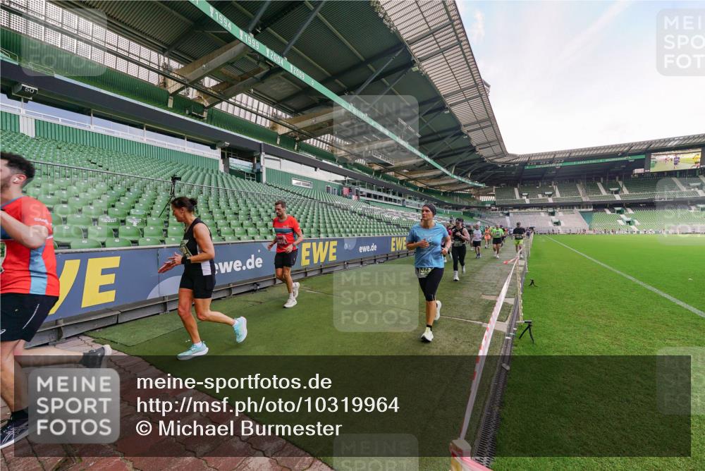 13.09.2026 - 21. swb-Marathon Bremen Michael Burmester http://msf.ph/oto/10319964 13.09.2026 13:19:09 Laufen im Stadion 311, 333, 404, 464, 486, 512, 546, 732, 753, 837, 921, 938, 1066, 1156, 1431, 1506, 1765, 1844, 1868, 1916, 2056, 2123, 2137, 2224, 2240, 2294, 2315, 2357, 2358, 2453, 2557, 2563, 2614, 2622, 2626, 2647, 2689, 2702, 2703, 2722, 2756, 2786, 2843, 2845, 2849, 2857, 2879, 2880, 2893, 2944, 2983, 2999, 3031, 3046, 3059, 3072, 3096, 3100, 3116, 3146, 3189, 3198, 3210, 3243, 3263, 3285, 3287, 3315, 3476, 3537, 3619, 3633, 3654, 3740, 3879, 4478 meine-sportfotos.de