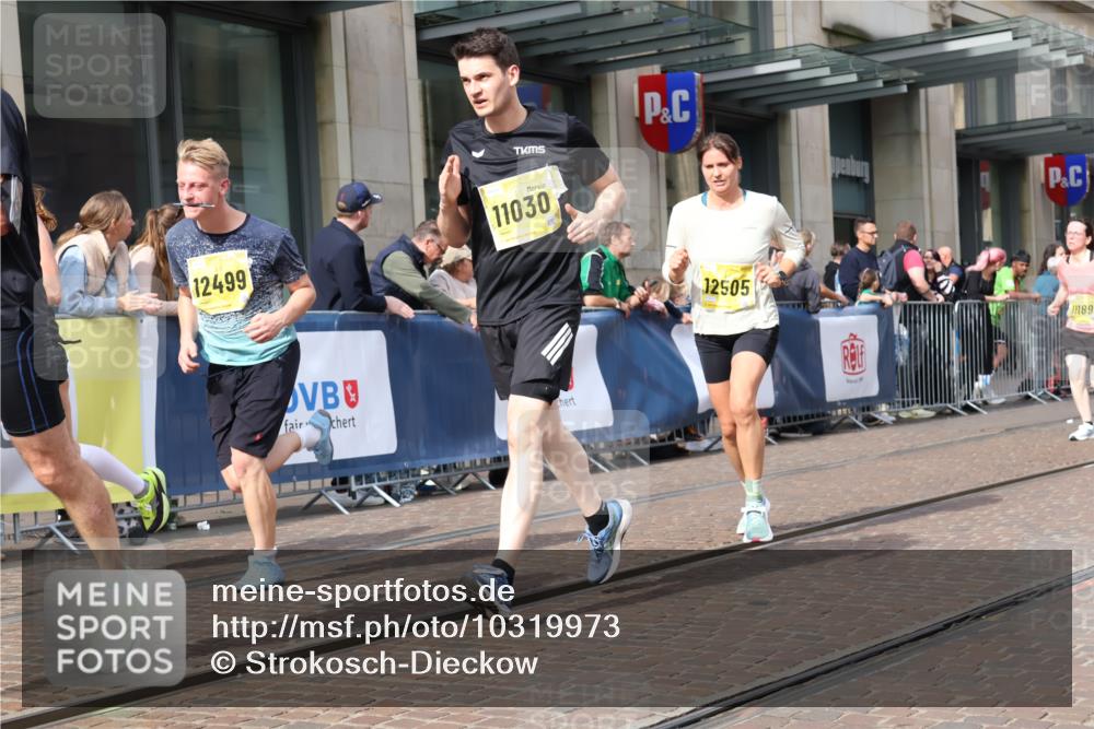 13.09.2026 - 21. swb-Marathon Bremen Strokosch-Dieckow http://msf.ph/oto/10319973 13.09.2026 10:58:31 Ziel 10254, 10383, 10477, 10485, 10787, 10794, 10832, 10843, 10948, 11030, 11034, 11189, 11228, 11267, 11278, 11488, 11602, 11743, 11955, 12127, 12130, 12131, 12176, 12237, 12271, 12414, 12505, 10249, 10494, 10530, 10750, 10798, 10878, 10879, 11004, 11120, 11131, 11152, 11189, 11202, 11295, 11384, 11388, 11403, 11420, 11455, 11686, 11750, 11752, 11906, 11952, 11953, 12017, 12092, 12180, 12320, 12386, 12387, 12499, 12505, 12518 meine-sportfotos.de
