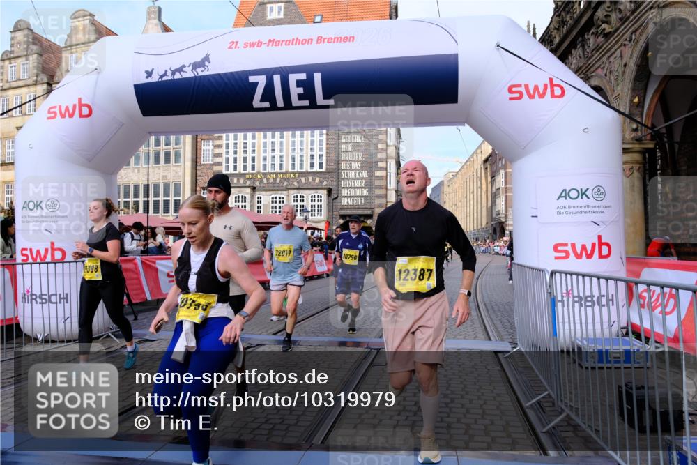 13.09.2026 - 21. swb-Marathon Bremen Tim E. http://msf.ph/oto/10319979 13.09.2026 10:58:31 Ziel 10249, 10494, 10530, 10543, 10604, 10673, 10750, 10798, 10826, 10828, 10903, 10914, 10931, 10932, 11120, 11131, 11202, 11295, 11388, 11403, 11420, 11750, 11752, 11884, 11906, 11952, 12017, 12092, 12386, 12387, 12441, 12482 meine-sportfotos.de