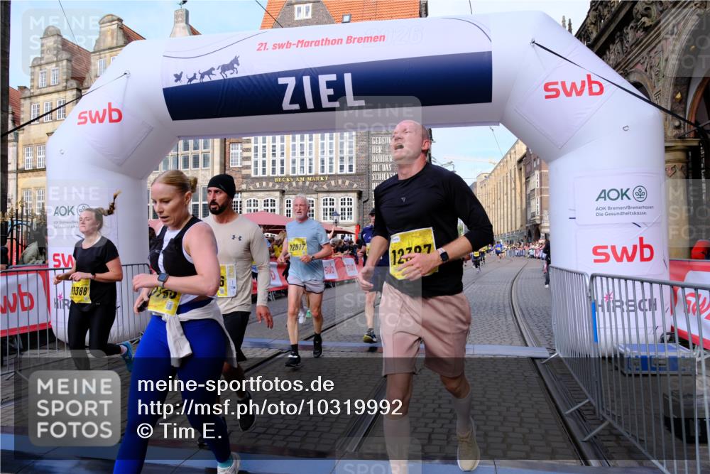 13.09.2026 - 21. swb-Marathon Bremen Tim E. http://msf.ph/oto/10319992 13.09.2026 10:58:31 Ziel 10249, 10494, 10530, 10543, 10604, 10673, 10750, 10798, 10826, 10828, 10903, 10914, 10931, 10932, 11120, 11131, 11202, 11295, 11388, 11403, 11420, 11750, 11752, 11884, 11906, 11952, 12017, 12092, 12386, 12387, 12441, 12482 meine-sportfotos.de