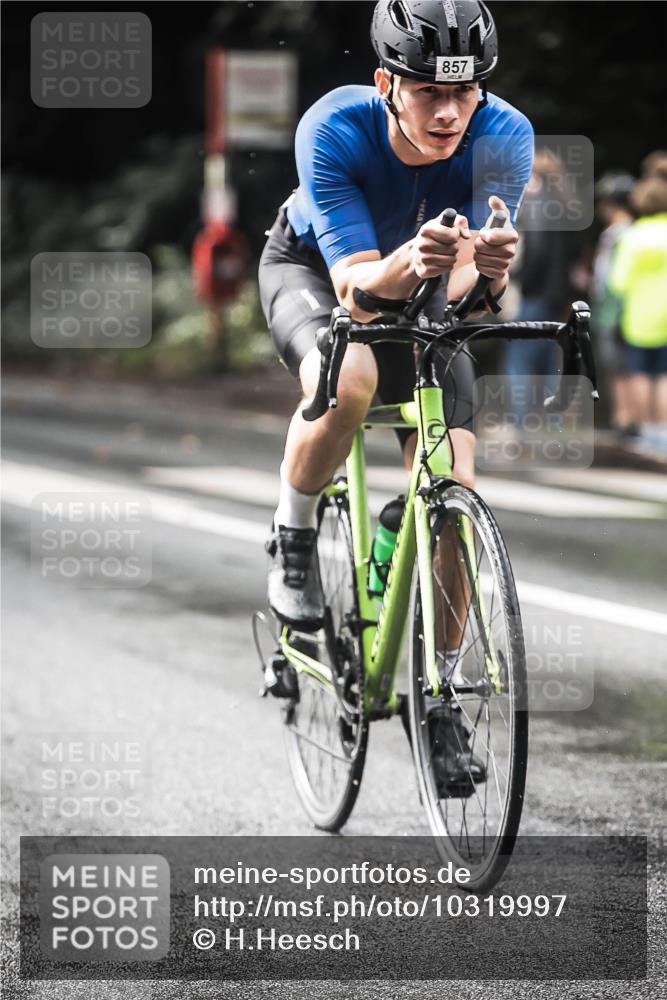 13.09.2026 - Stadtparktriathlon H.Heesch http://msf.ph/oto/10319997 13.09.2026 11:56:07 Radfahren 745, 857, 927, 965, 985 meine-sportfotos.de