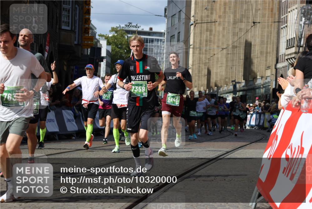 13.09.2026 - 21. swb-Marathon Bremen Strokosch-Dieckow http://msf.ph/oto/10320000 13.09.2026 13:31:04 Ziel 244, 625, 800, 834, 1533, 1771, 1841, 1926, 1941, 2369, 2452, 2723, 2985, 4206, 4251, 4332, 4342, 4425, 4757, 4920, 5551, 5600, 5681, 5802, 5822, 5900, 6134, 6343, 6347, 6523, 7012, 7253, 7567, 7645, 9290, 9507, 9653, 9692, 9699, 9767, 9825, 13090, 217, 1398, 2244, 2513, 2802, 3396, 3762, 4477, 4647, 5673, 5720, 5846, 6419, 6619, 6732, 7296, 7359, 7812, 7882, 8035, 8097, 8342, 8382, 8726, 9147, 9274, 9337, 9822, 9969, 9977, 13066 meine-sportfotos.de