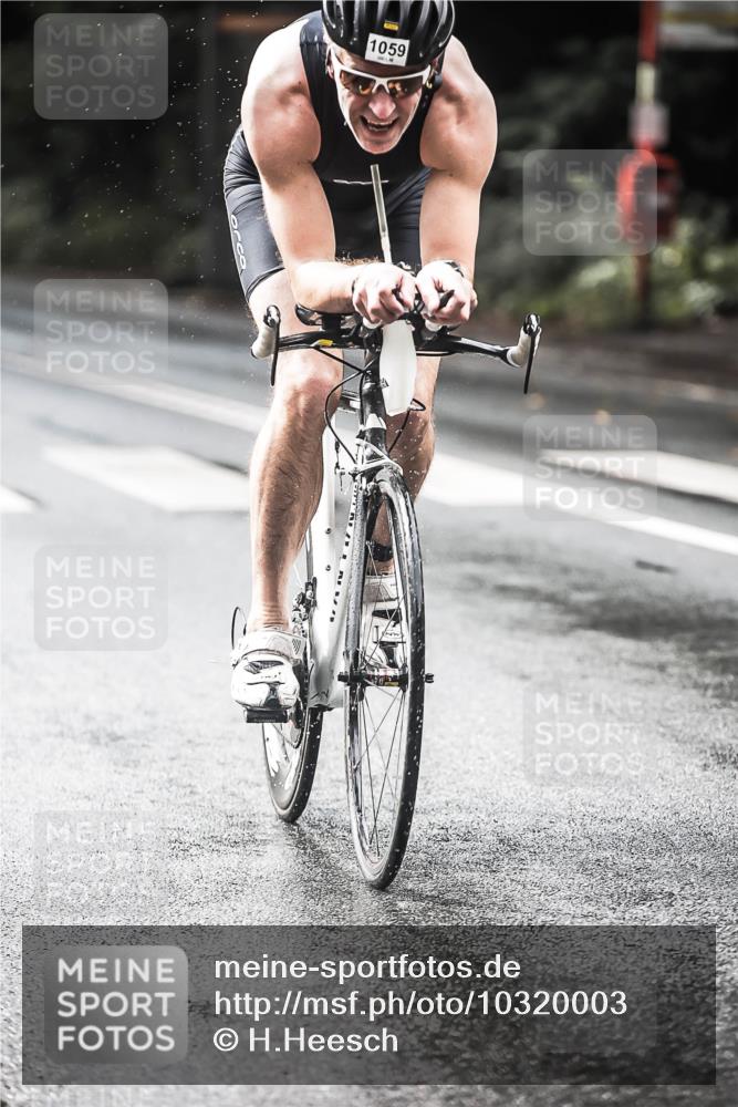 13.09.2026 - Stadtparktriathlon H.Heesch http://msf.ph/oto/10320003 13.09.2026 11:56:14 Radfahren 879, 1059 meine-sportfotos.de