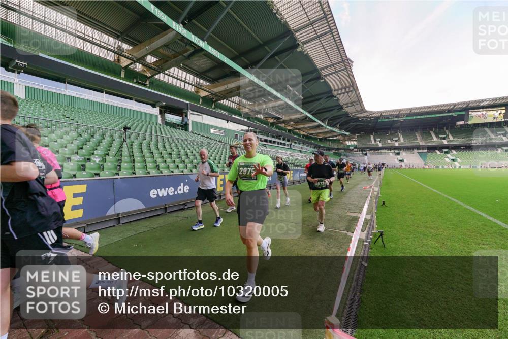 13.09.2026 - 21. swb-Marathon Bremen Michael Burmester http://msf.ph/oto/10320005 13.09.2026 13:19:14 Laufen im Stadion 333, 404, 464, 486, 512, 546, 732, 753, 837, 921, 938, 1066, 1156, 1431, 1506, 1765, 1844, 1868, 1916, 2056, 2123, 2137, 2224, 2240, 2294, 2315, 2357, 2358, 2453, 2557, 2563, 2614, 2622, 2626, 2689, 2702, 2703, 2722, 2756, 2786, 2843, 2845, 2849, 2857, 2879, 2880, 2893, 2944, 2983, 2999, 3031, 3046, 3059, 3072, 3096, 3100, 3116, 3146, 3189, 3198, 3210, 3243, 3263, 3285, 3287, 3315, 3476, 3537, 3619, 3633, 3654, 3740, 3879, 4478 meine-sportfotos.de