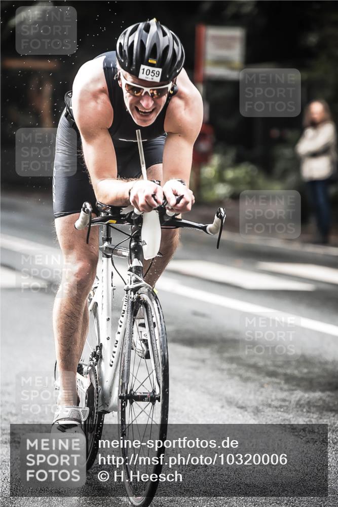 13.09.2026 - Stadtparktriathlon H.Heesch http://msf.ph/oto/10320006 13.09.2026 11:56:14 Radfahren 879, 1059 meine-sportfotos.de