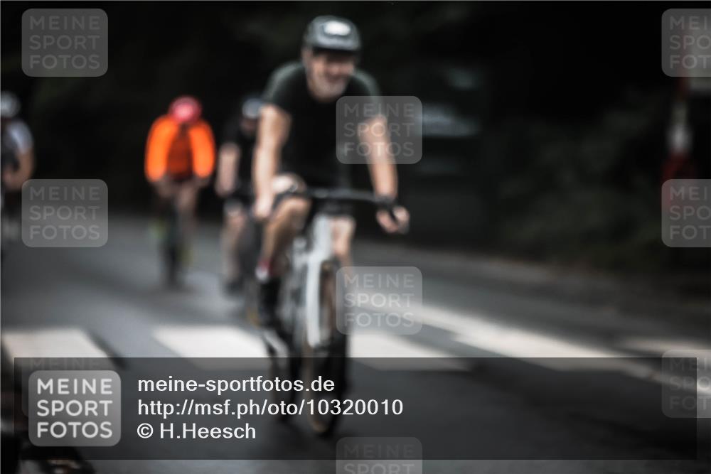 13.09.2026 - Stadtparktriathlon H.Heesch http://msf.ph/oto/10320010 13.09.2026 13:04:40 Radfahren 1205, 1211, 1268, 1271, 1316, 1338 meine-sportfotos.de
