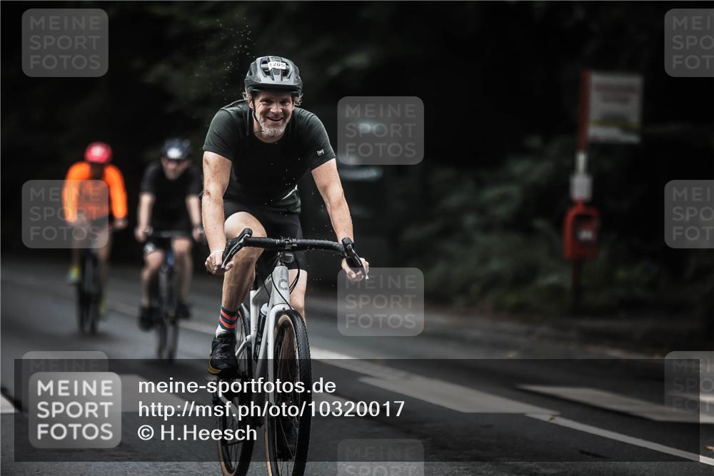 13.09.2026 - Stadtparktriathlon H.Heesch http://msf.ph/oto/10320017 13.09.2026 13:04:40 Radfahren 1205, 1211, 1268, 1271, 1316, 1338 meine-sportfotos.de