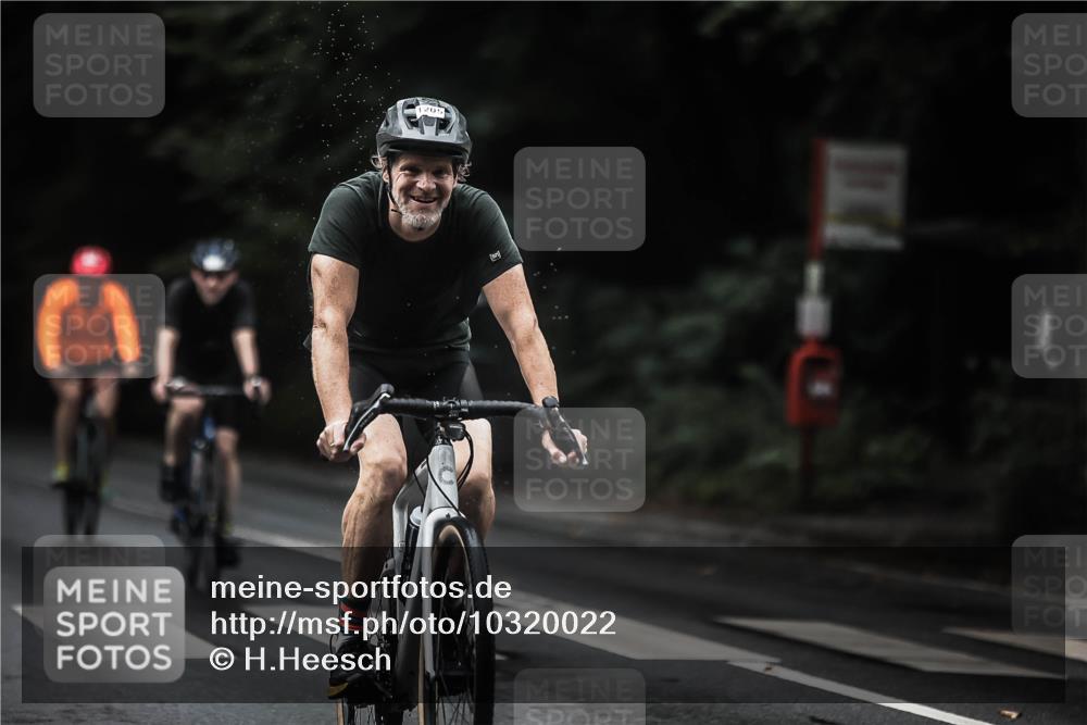 13.09.2026 - Stadtparktriathlon H.Heesch http://msf.ph/oto/10320022 13.09.2026 13:04:40 Radfahren 1205, 1211, 1268, 1271, 1316, 1338 meine-sportfotos.de