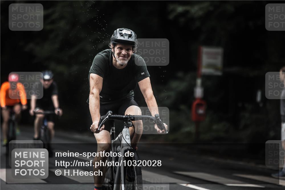 13.09.2026 - Stadtparktriathlon H.Heesch http://msf.ph/oto/10320028 13.09.2026 13:04:40 Radfahren 1205, 1211, 1268, 1271, 1316, 1338 meine-sportfotos.de