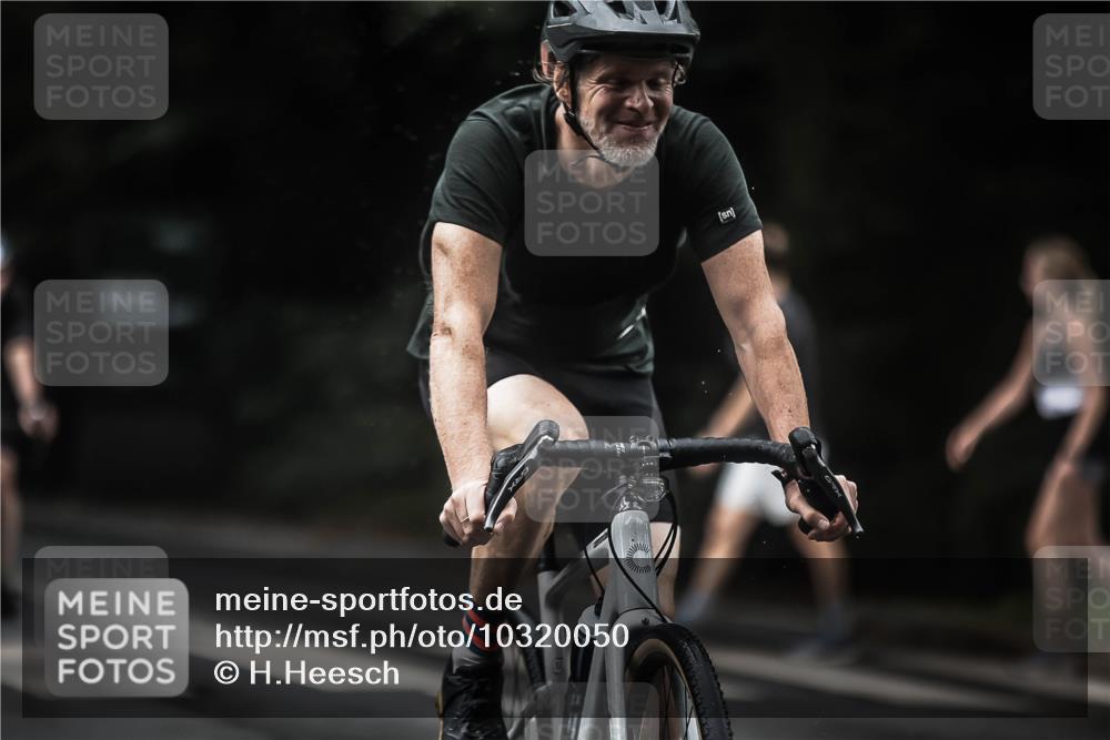 13.09.2026 - Stadtparktriathlon H.Heesch http://msf.ph/oto/10320050 13.09.2026 13:04:41 Radfahren 1205, 1211, 1241, 1268, 1271, 1316, 1338 meine-sportfotos.de