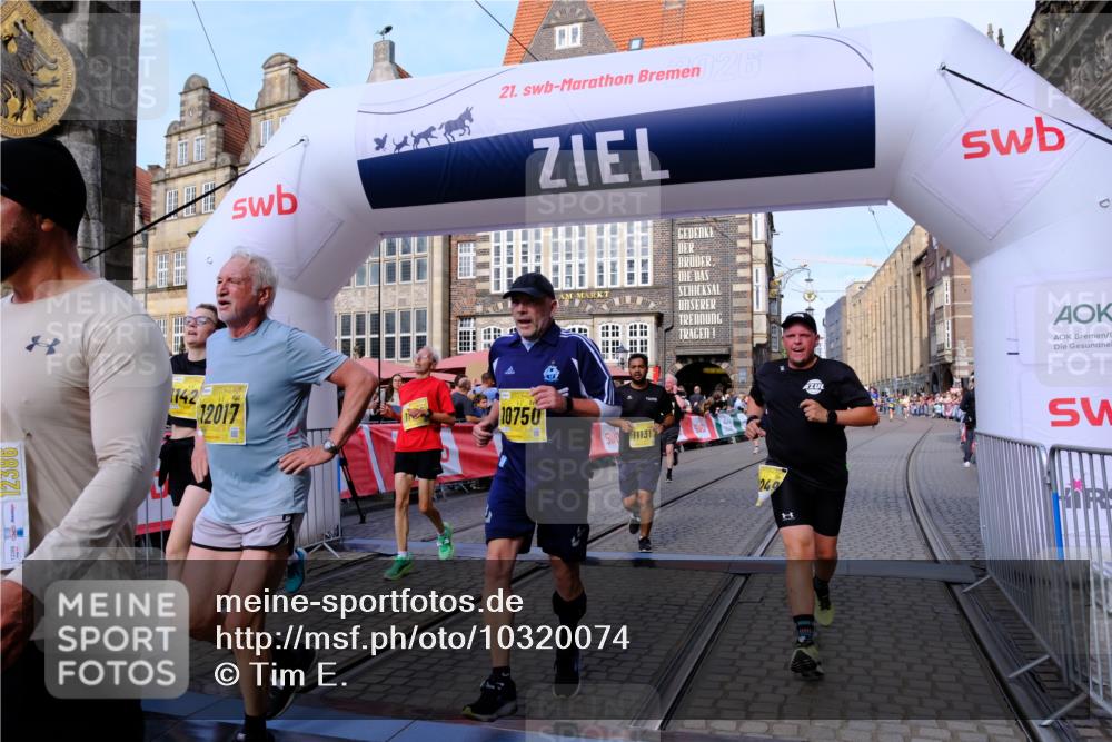 13.09.2026 - 21. swb-Marathon Bremen Tim E. http://msf.ph/oto/10320074 13.09.2026 10:58:33 Ziel 10249, 10494, 10530, 10604, 10673, 10750, 10798, 10828, 10903, 10914, 10931, 10932, 11120, 11131, 11152, 11202, 11295, 11388, 11403, 11420, 11455, 11686, 11750, 11752, 11884, 11906, 11952, 11953, 12017, 12092, 12386, 12387, 12441, 12482, 12518 meine-sportfotos.de