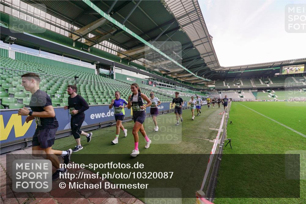 13.09.2026 - 21. swb-Marathon Bremen Michael Burmester http://msf.ph/oto/10320087 13.09.2026 13:19:23 Laufen im Stadion 333, 404, 464, 486, 512, 546, 732, 753, 837, 921, 938, 1066, 1156, 1431, 1506, 1756, 1765, 1815, 1844, 1868, 1916, 2028, 2056, 2123, 2137, 2224, 2240, 2294, 2315, 2357, 2358, 2453, 2533, 2557, 2563, 2614, 2622, 2626, 2689, 2694, 2695, 2702, 2703, 2722, 2756, 2786, 2843, 2845, 2849, 2857, 2879, 2880, 2893, 2944, 2983, 2999, 3031, 3046, 3059, 3072, 3096, 3100, 3116, 3146, 3189, 3198, 3210, 3243, 3263, 3285, 3287, 3310, 3315, 3476, 3537, 3619, 3633, 3740, 3879, 4478 meine-sportfotos.de