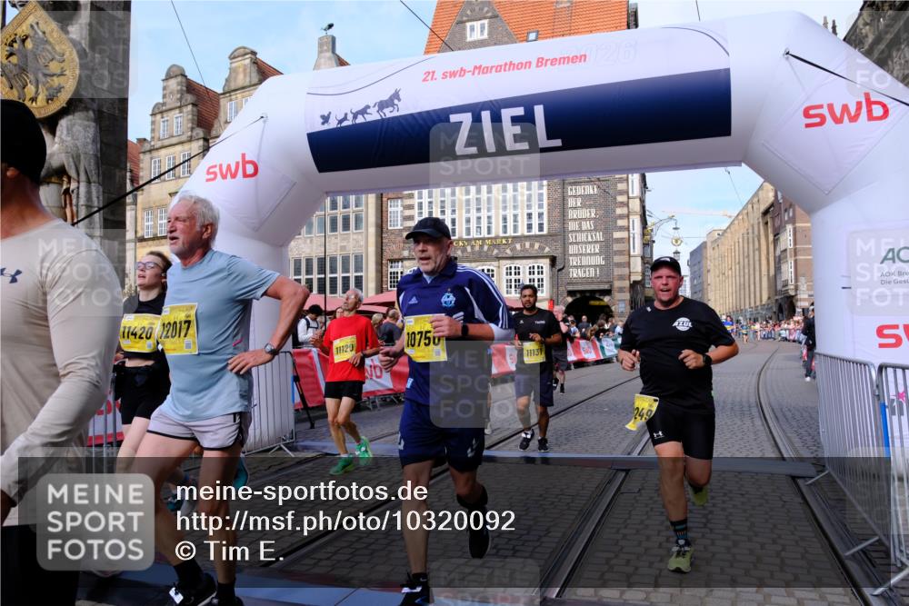 13.09.2026 - 21. swb-Marathon Bremen Tim E. http://msf.ph/oto/10320092 13.09.2026 10:58:33 Ziel 10249, 10494, 10530, 10604, 10673, 10750, 10798, 10828, 10903, 10914, 10931, 10932, 11120, 11131, 11152, 11202, 11295, 11388, 11403, 11420, 11455, 11686, 11750, 11752, 11884, 11906, 11952, 11953, 12017, 12092, 12386, 12387, 12441, 12482, 12518 meine-sportfotos.de